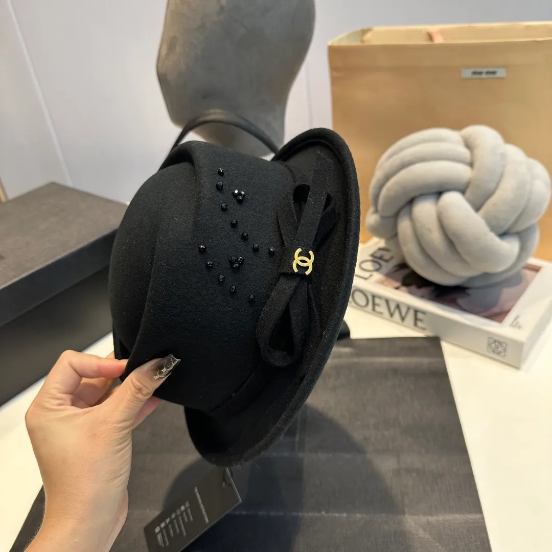 P170 Cha.nel Chanel's new classic lady style flat top hat, head circumference 57cm