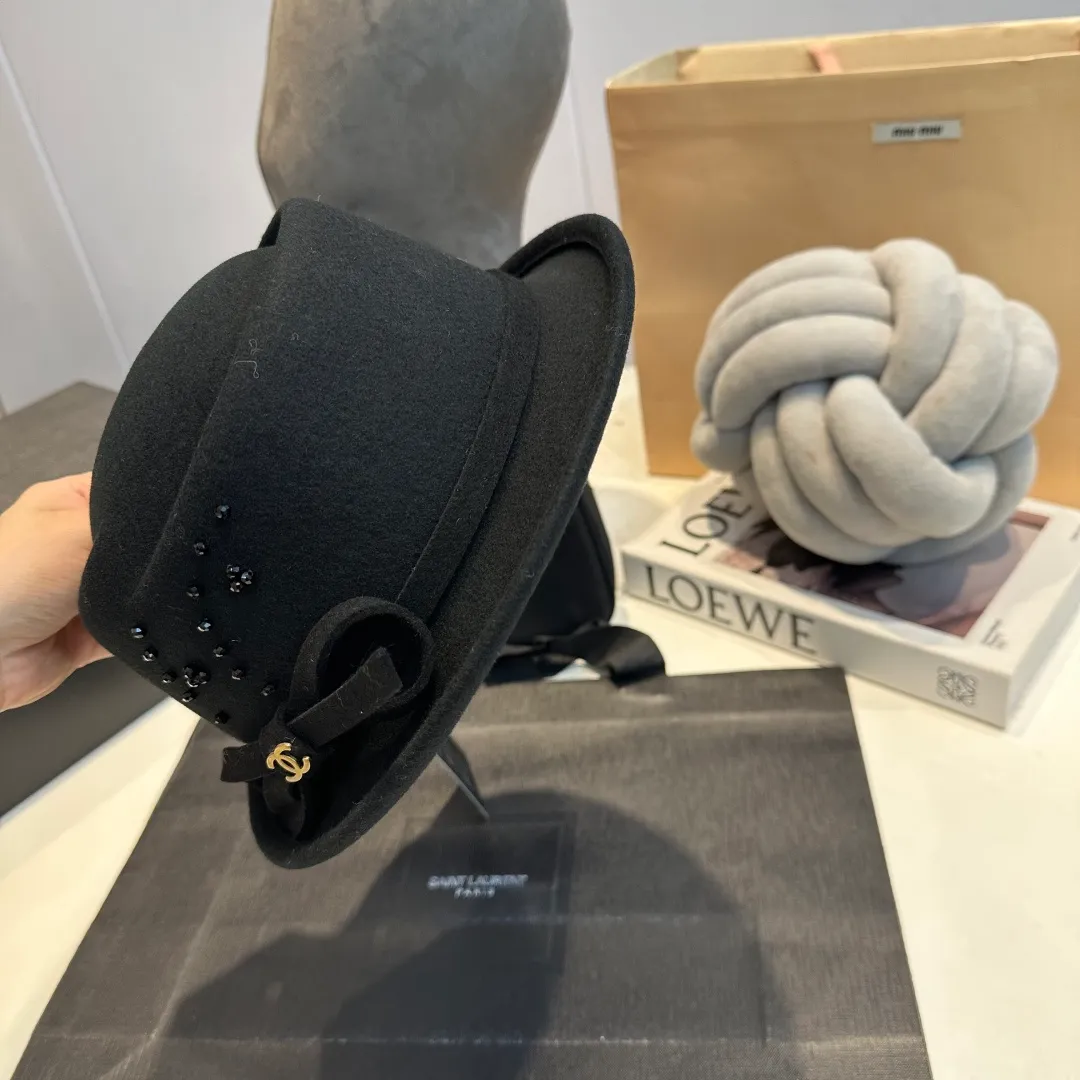 P170 Cha.nel Chanel's new classic lady style flat top hat, head circumference 57cm