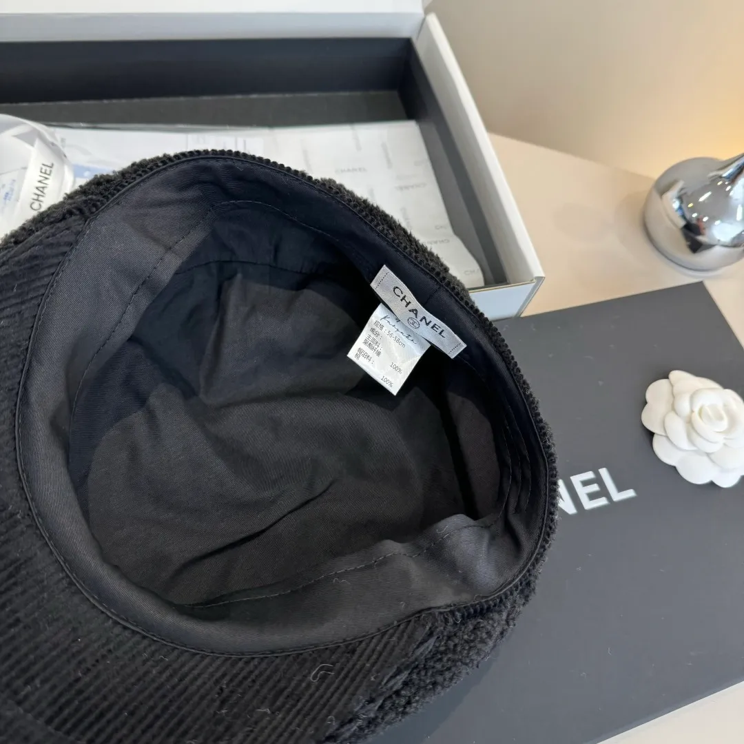💰90¥ Chanel wool duck bill forward cap, unisex,