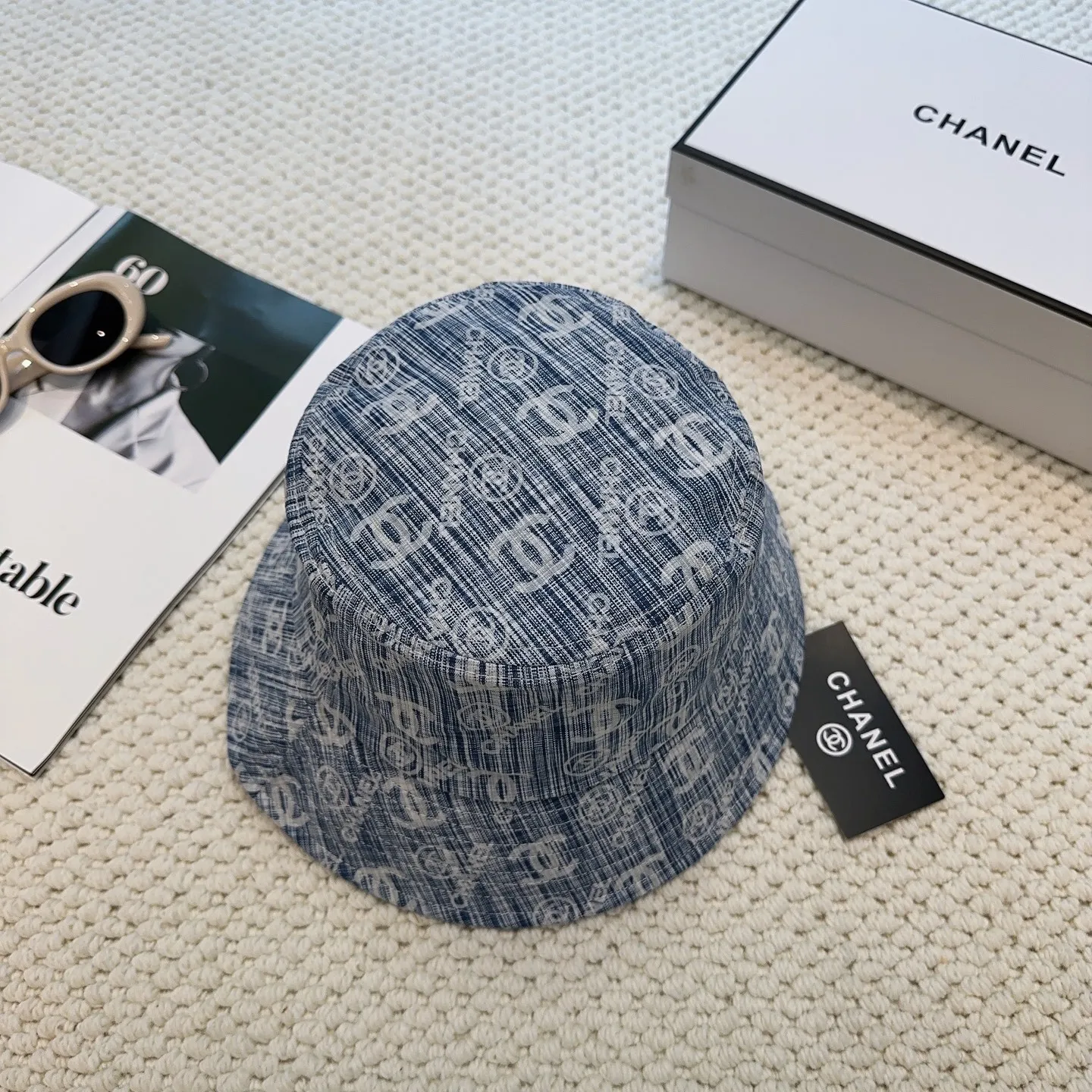P70 CHA Chanel] New simple embroidered logo bucket hat 🧢New model shipped, big brand style is super easy to match, hurry up and get it