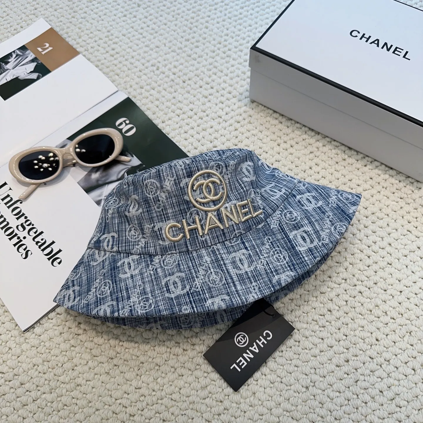 P70 CHA Chanel] New simple embroidered logo bucket hat 🧢New model shipped, big brand style is super easy to match, hurry up and get it