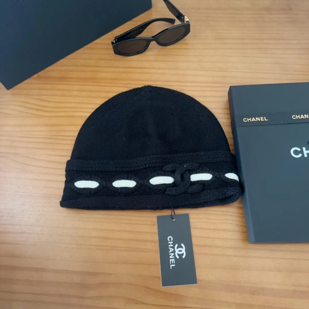 💰70 Chanel official website releases CHANEL small and popular knitted hat! Xiaohongshu’s new product is released, it’s so 🉑️, high-elastic fabric, classic colors, same style for men and women.