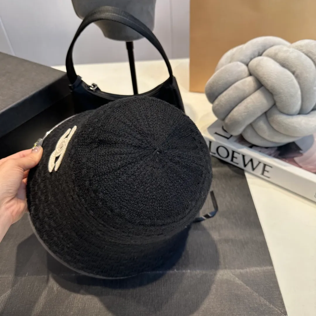 P60 CHANEL Chanel 2025 new style fisherman hat with small fragrance, 🔆Versatile everyday style ~ a must-have for going out on the street
