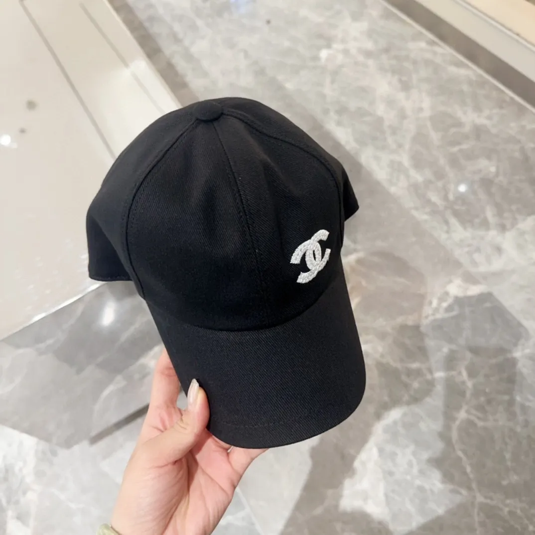 💰90 CHANEL new baseball cap, classic and simple, fashionable and casual design
