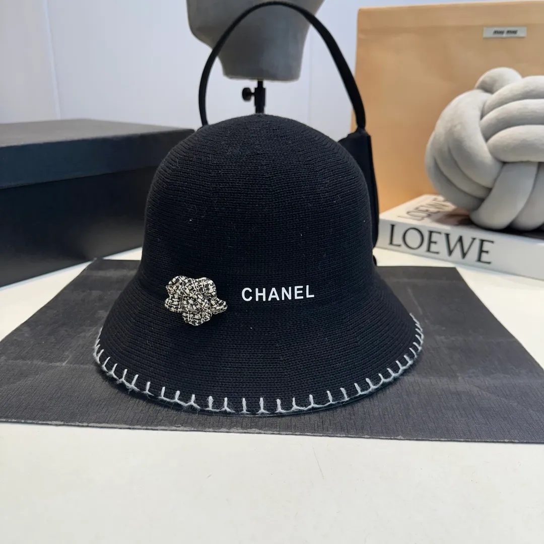 P70 CHANEL Chanel's new camellia fisherman hat🧢The details are exquisite and the workmanship is exquisite