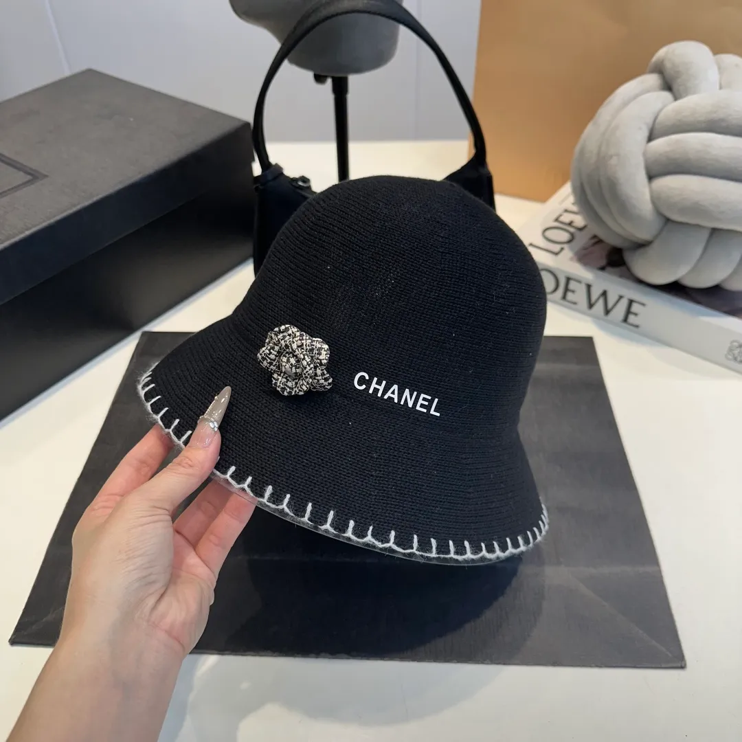 P70 CHANEL Chanel's new camellia fisherman hat🧢The details are exquisite and the workmanship is exquisite