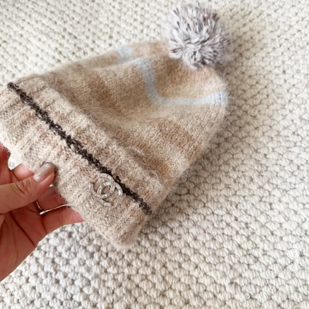 💰60 Chanel official website releases CHANEL small and popular knitted hat! Xiaohongshu’s new product is released, it’s so 🉑️, high-elastic fabric, classic colors, same style for men and women.
