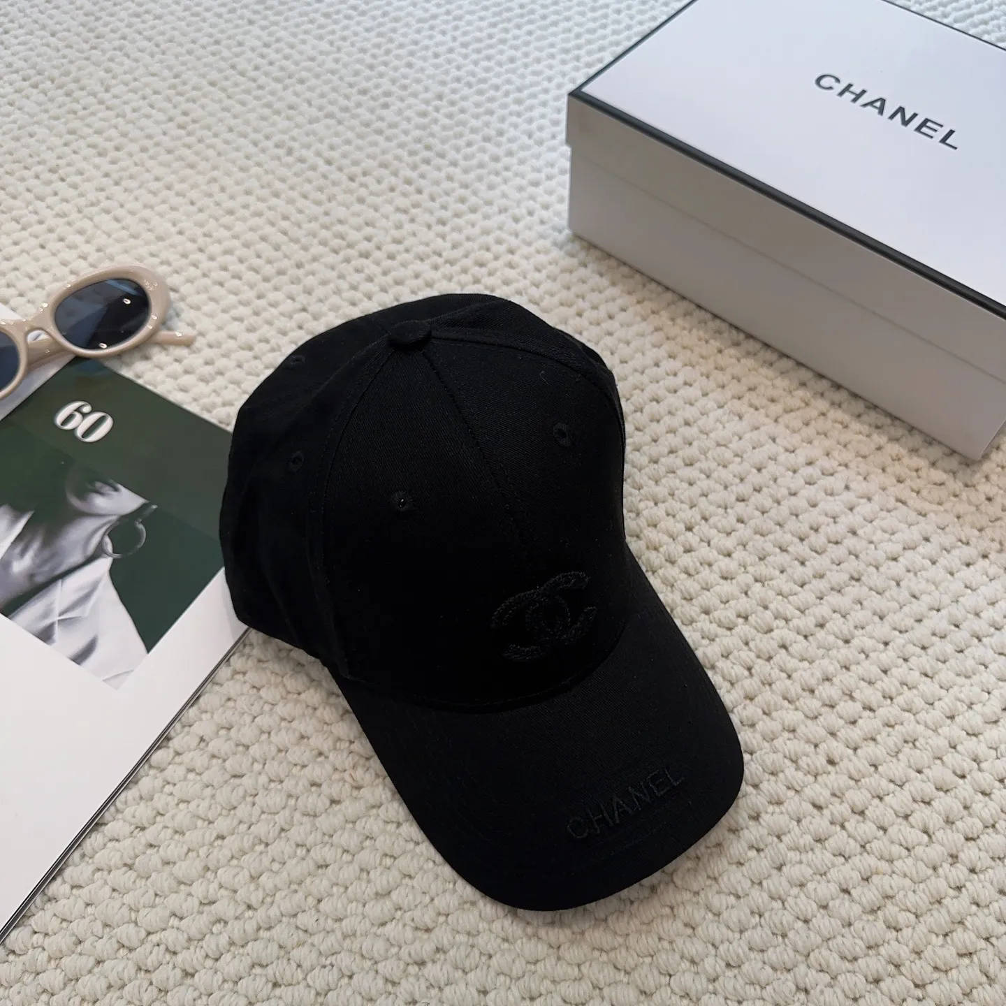 P66 CHANEL Chanel] New simple embroidered logo baseball cap🧢New model shipped, big brand style is super easy to match, hurry up and get it