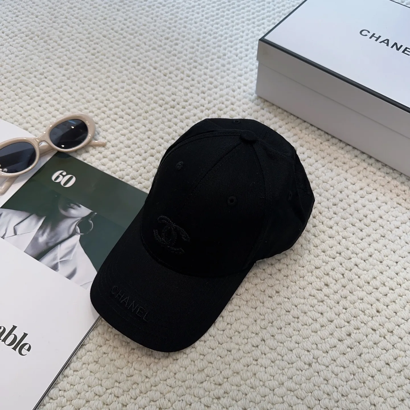 P66 CHANEL Chanel] New simple embroidered logo baseball cap🧢New model shipped, big brand style is super easy to match, hurry up and get it