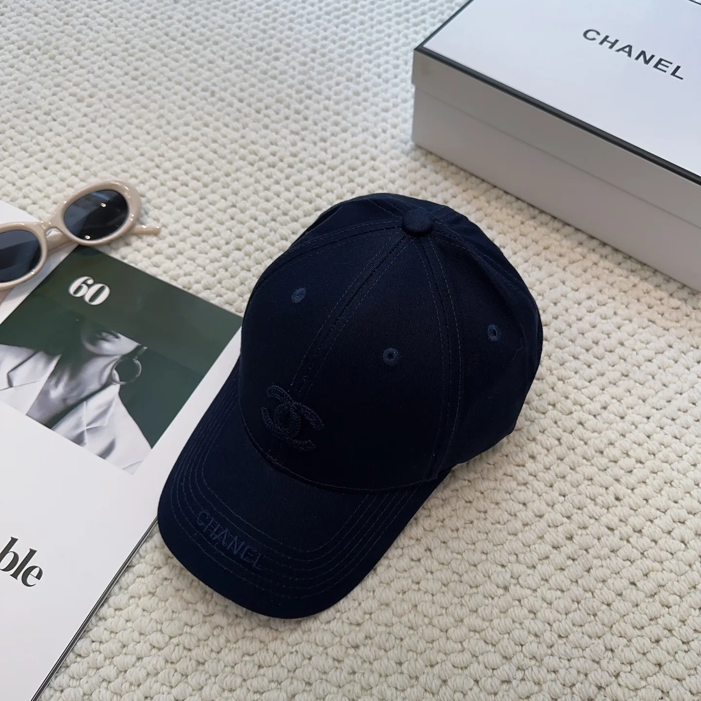 P66 CHANEL Chanel] New simple embroidered logo baseball cap🧢New model shipped, big brand style is super easy to match, hurry up and get it