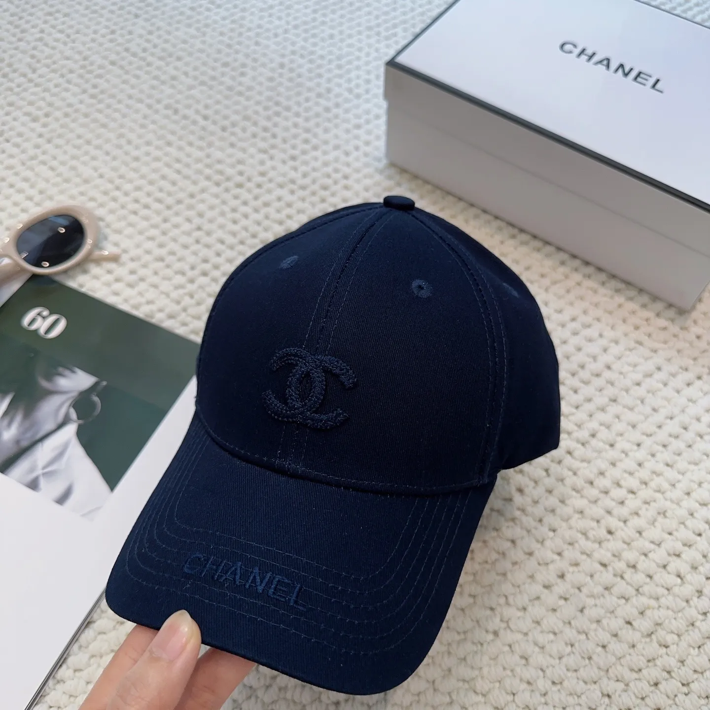 P66 CHANEL Chanel] New simple embroidered logo baseball cap🧢New model shipped, big brand style is super easy to match, hurry up and get it