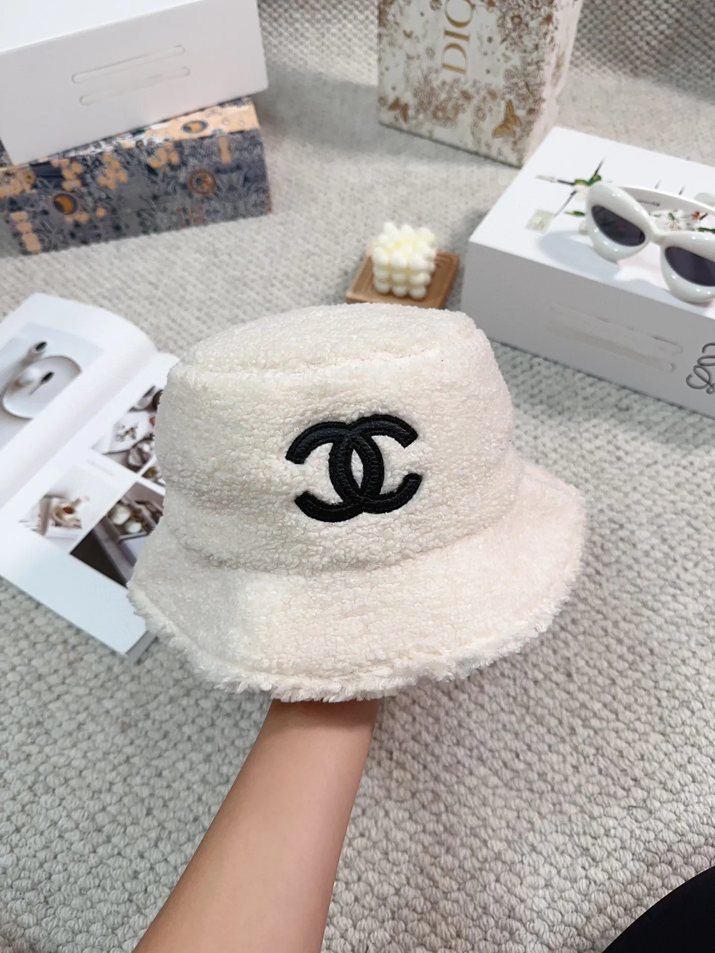 🉐60 Chanel 2023 new autumn and winter bucket hat, lamb fur hat, available in 5 colors, head circumference 57cm