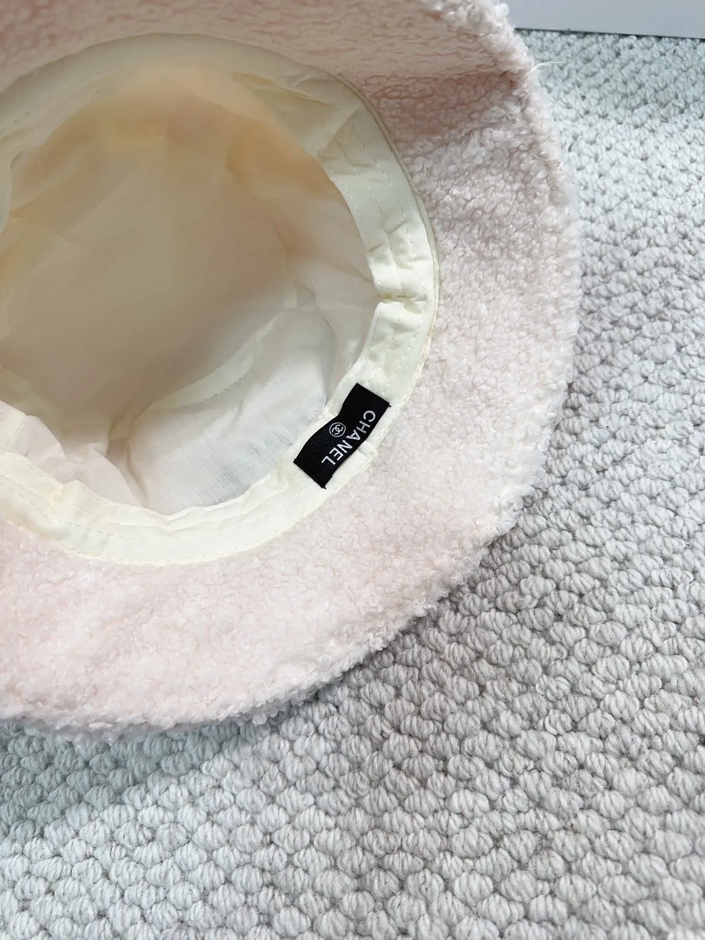 🉐60 Chanel 2023 new autumn and winter bucket hat, lamb fur hat, available in 5 colors, head circumference 57cm