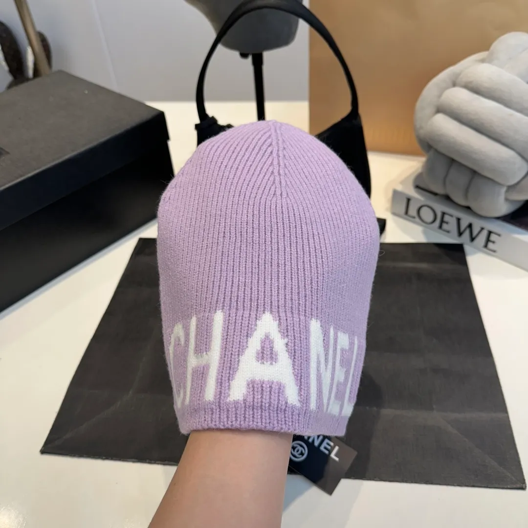 P70 2025 Official Chanel Chanel Autumn and Winter Beanie Recommended by Internet Celebrity Fashion Bloggers, Xiaohongshu Popular Style, Knitted Beanie with Super Soft and Comfortable Feel, Excellent Elasticity!