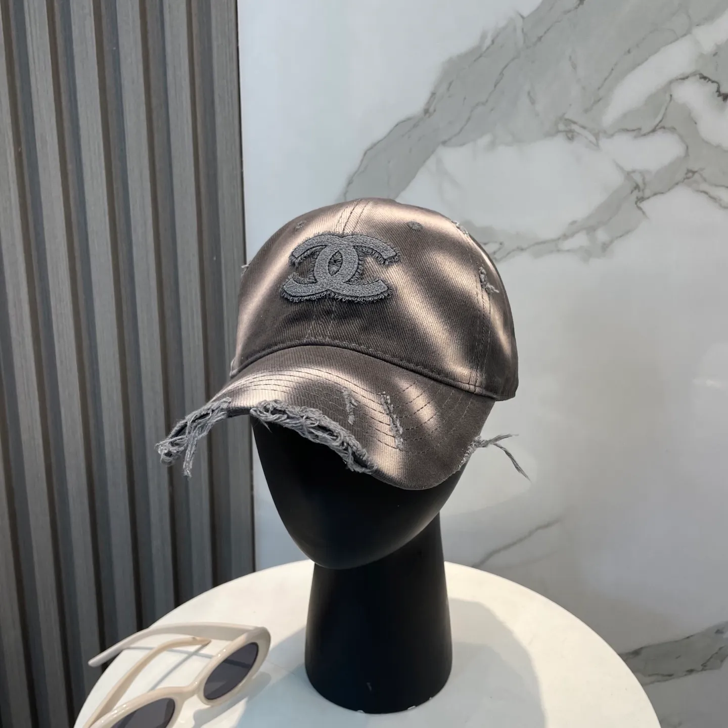 P70 CHANEL [Chanel] New simple logo baseball cap, new model shipped, big brand style is super easy to match, hurry up and get it!