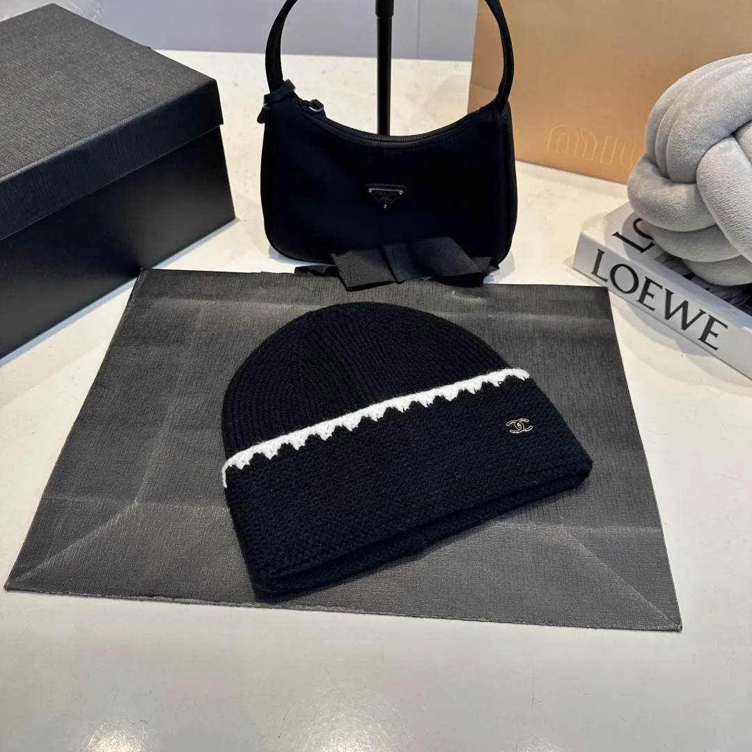 P50 Cha.nel official website quality Chanel autumn and winter woolen hat recommended by Internet celebrity fashion bloggers, Xiaohongshu's popular style, super soft and comfortable knitted hat with excellent elasticity!