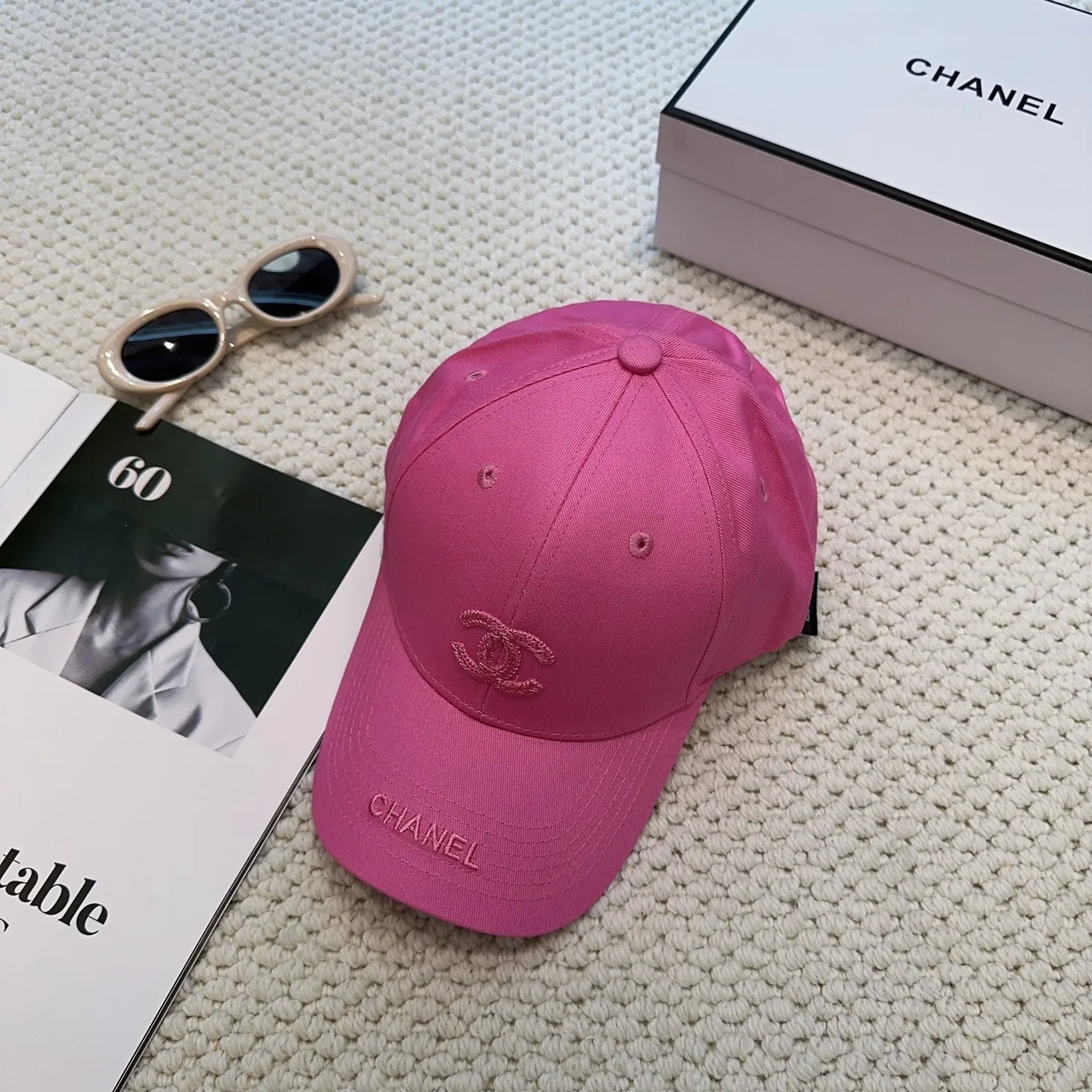 P66 CHANEL Chanel] New simple embroidered logo baseball cap🧢New model shipped, big brand style is super easy to match, hurry up and get it