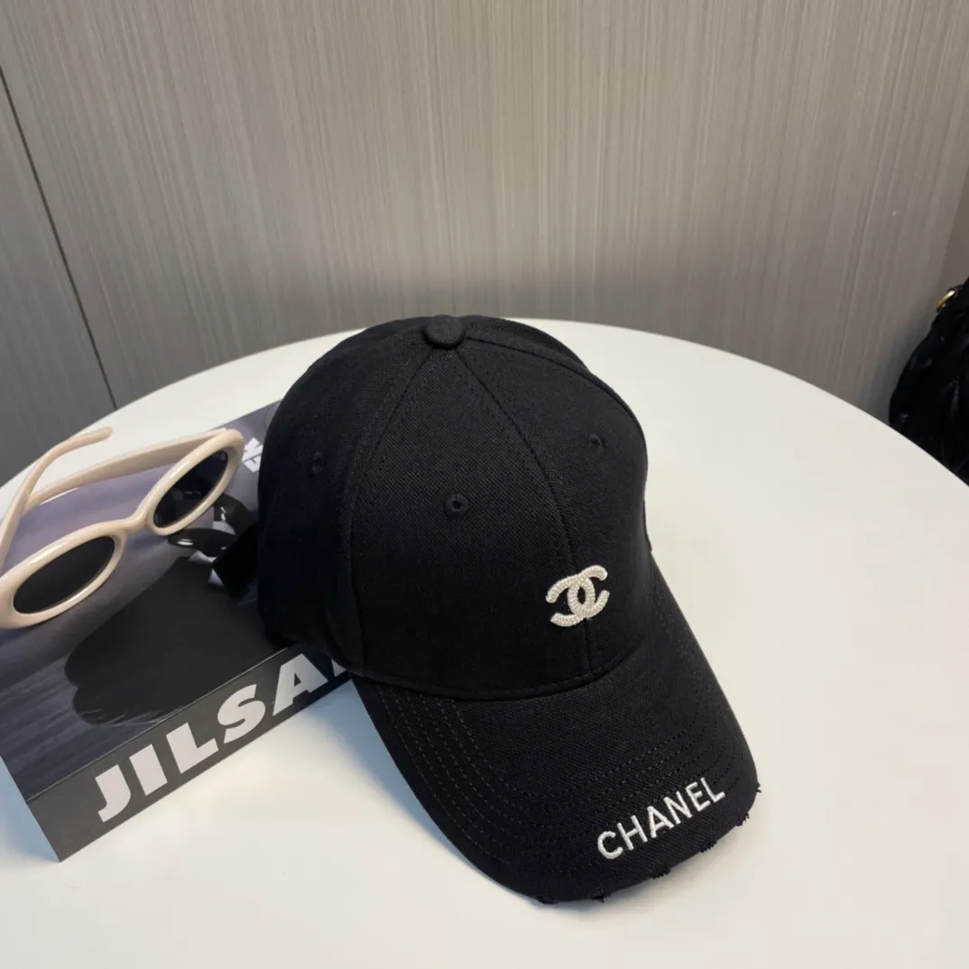 P50 CHANEL [Chanel] New simple embroidered logo baseball cap, new model shipped, big brand style is super easy to match, hurry up and get it!