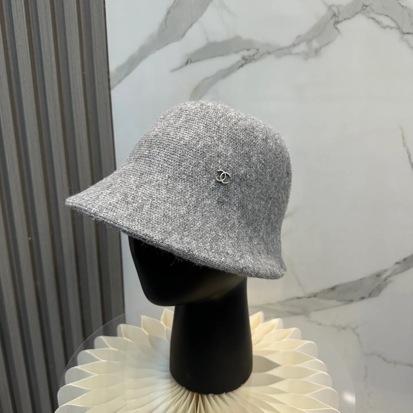 P76💛 Comes with dust bag [CHA Chanel] 2025 autumn and winter new style small fragrance cashmere bucket hat, 🔆Versatile everyday style ~ a must-have for going out on the street