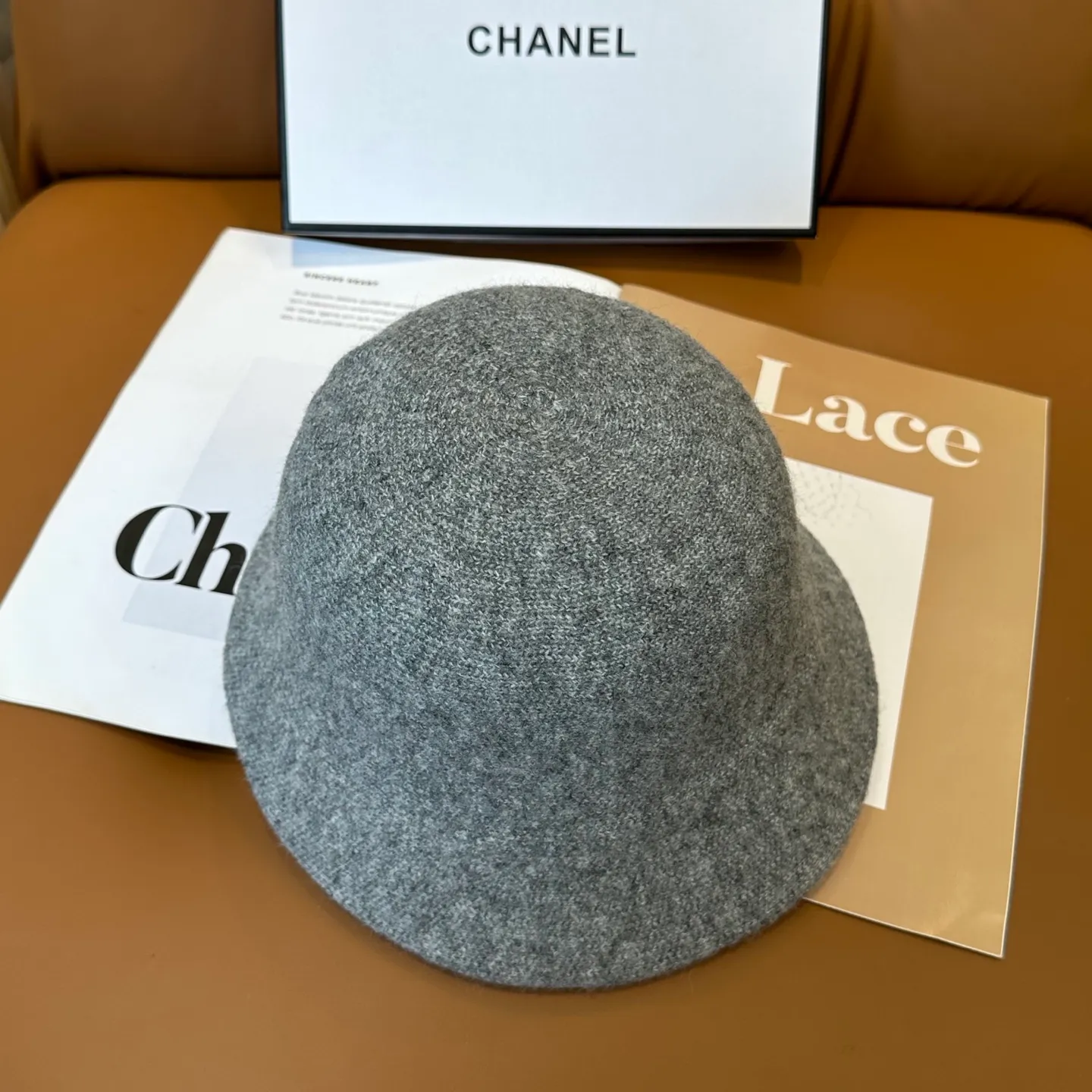 P76💛 Comes with dust bag [CHA Chanel] 2025 autumn and winter new style small fragrance cashmere bucket hat, 🔆Versatile everyday style ~ a must-have for going out on the street