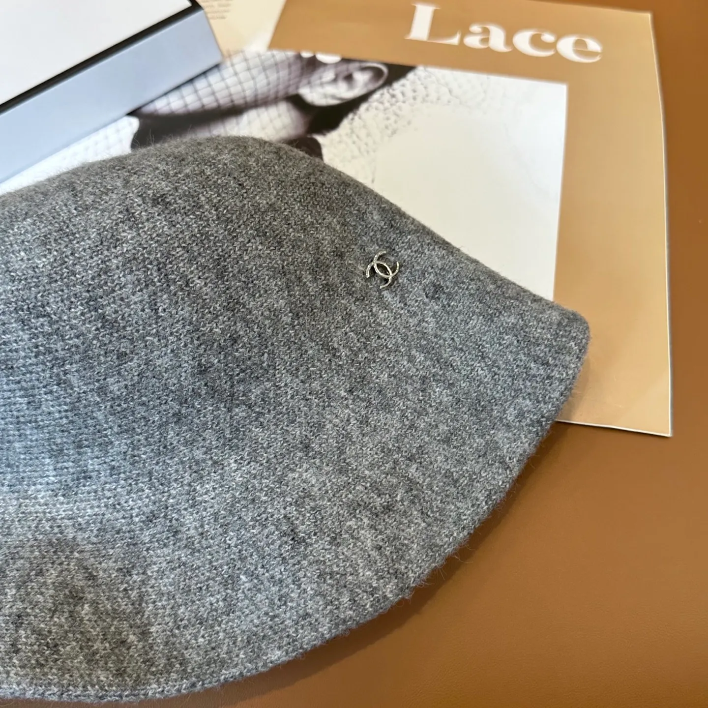 P76💛 Comes with dust bag [CHA Chanel] 2025 autumn and winter new style small fragrance cashmere bucket hat, 🔆Versatile everyday style ~ a must-have for going out on the street