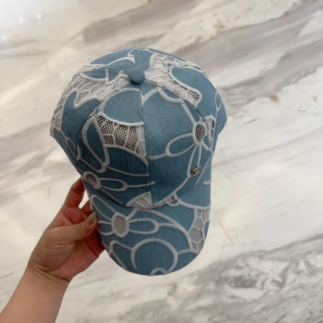💰50 CHANEL Chanel’s new style🆕 Denim blue retro style baseball cap🔸 Take it out for holiday travel and look beautiful❕ Second-hand style. This kind of hat is not easy to match 😬 Ready in stock