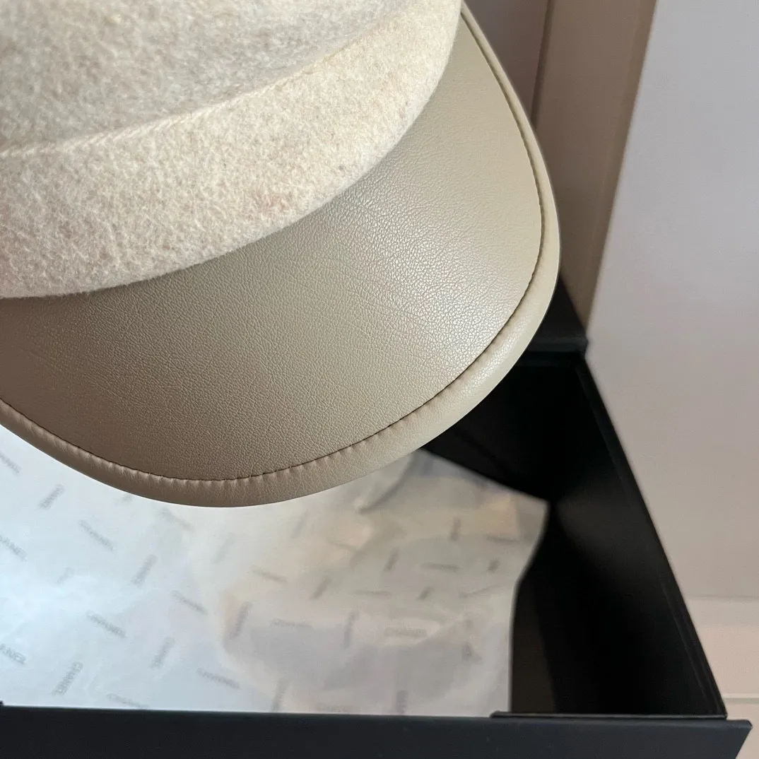 💰180¥ Chanel wool peaked military cap, washed leather brim, high-end color matching, 100% wool🦙, head circumference 57cm adjustable