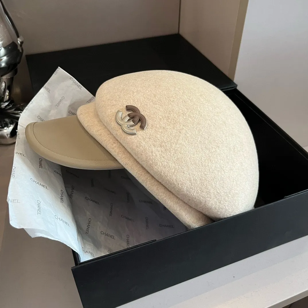 💰180¥ Chanel wool peaked military cap, washed leather brim, high-end color matching, 100% wool🦙, head circumference 57cm adjustable