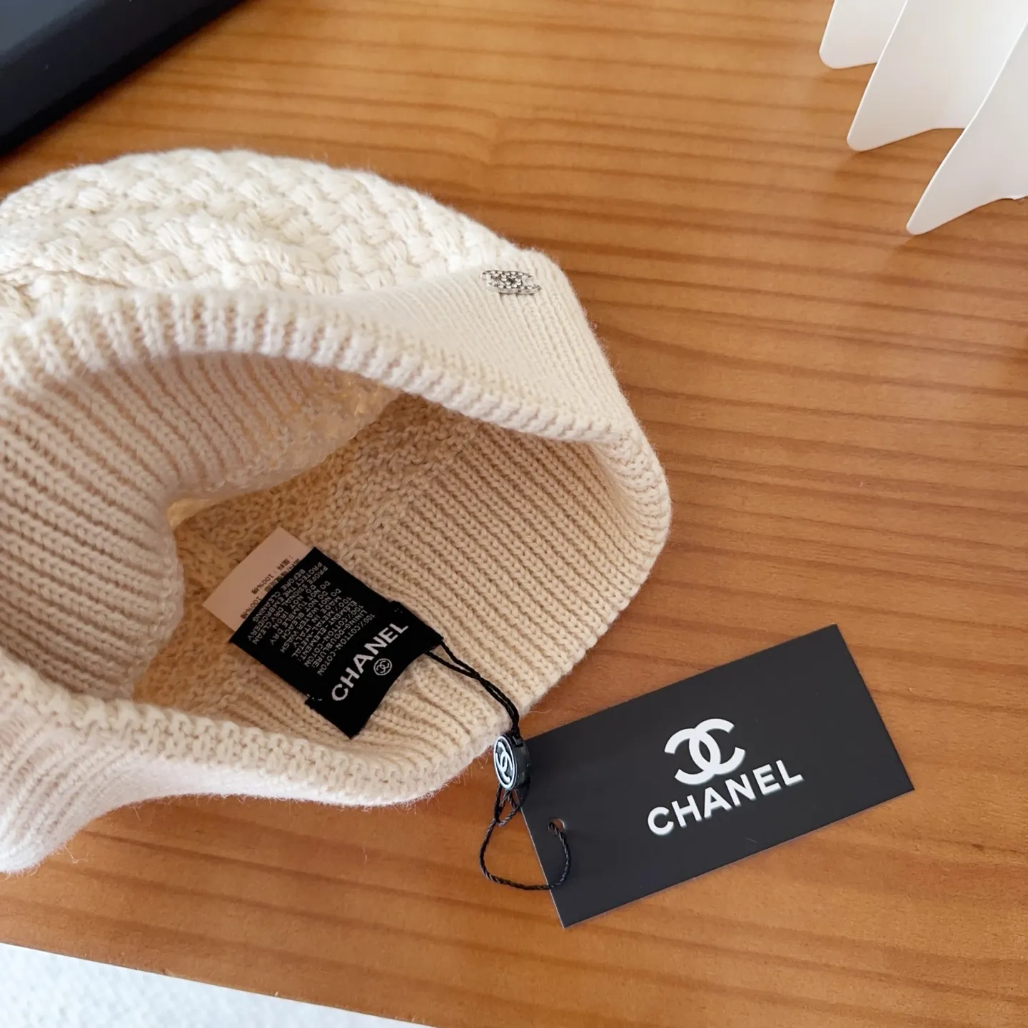 💰64 Chanel official website releases CHANEL small and popular knitted hat! Xiaohongshu’s new product is released, it’s so 🉑️, high-elastic fabric, classic colors, same style for men and women.