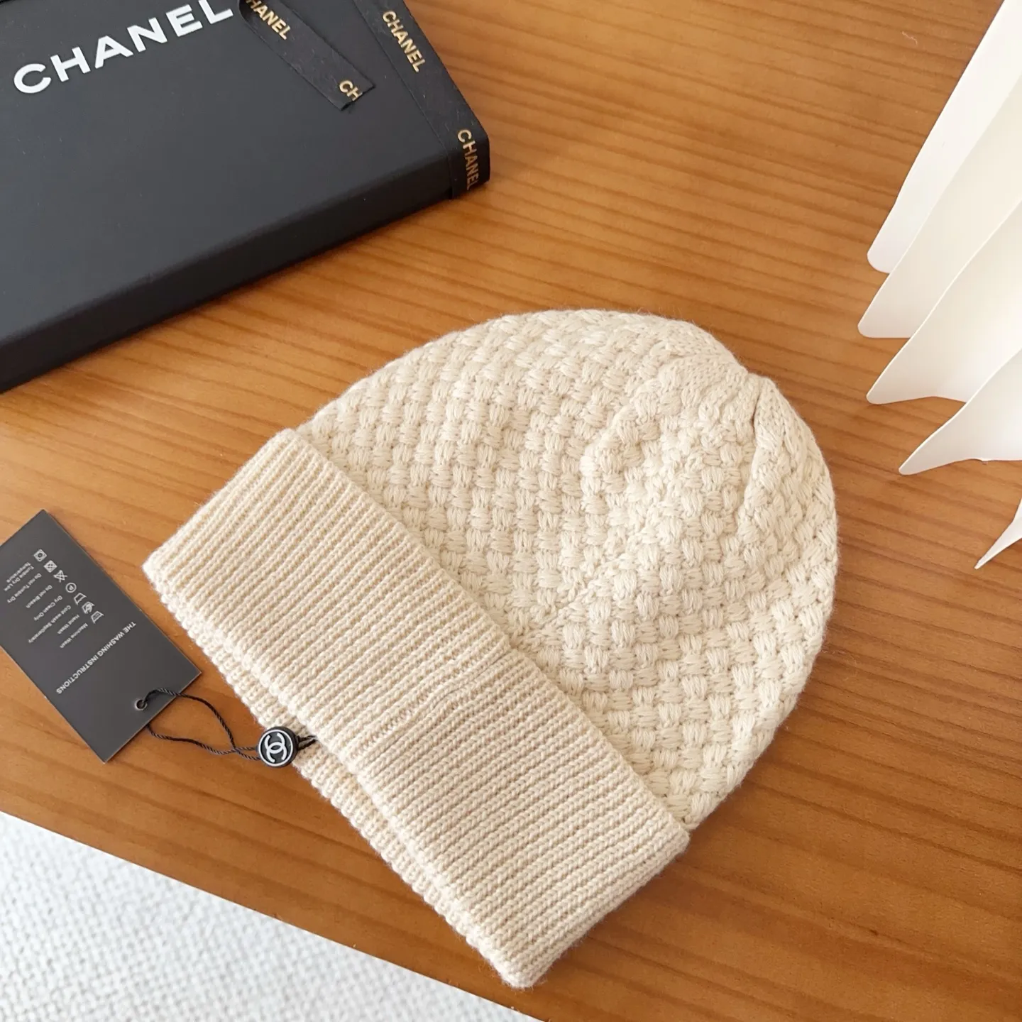 💰64 Chanel official website releases CHANEL small and popular knitted hat! Xiaohongshu’s new product is released, it’s so 🉑️, high-elastic fabric, classic colors, same style for men and women.