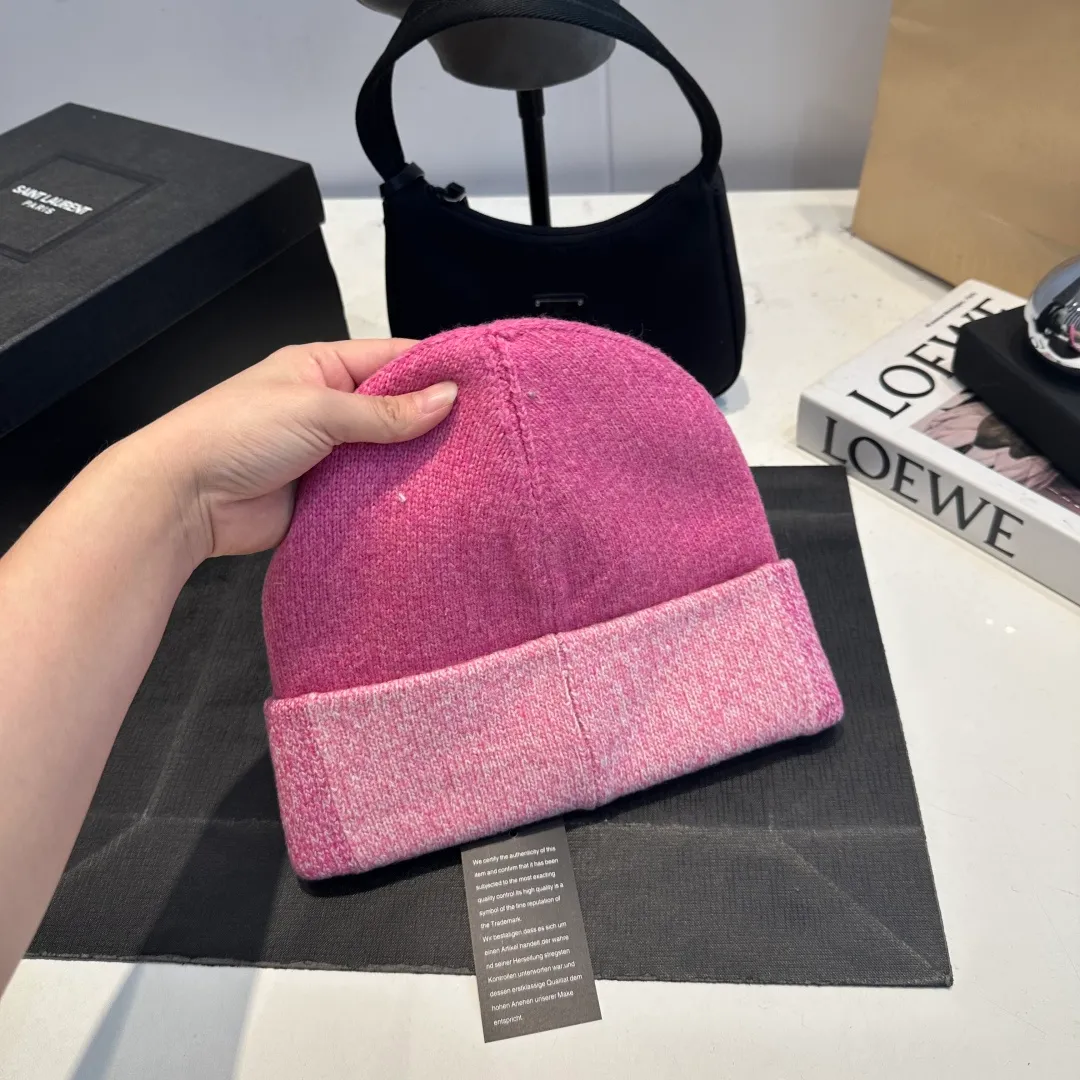 P70 Chanel official website quality Chanel autumn and winter woolen hat recommended by Internet celebrity fashion bloggers, Xiaohongshu popular style, super soft and comfortable knitted hat, extremely elastic