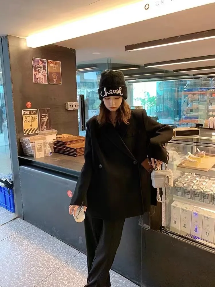🉐90 CHANEL's new knitted hat, Xiaohongshu, the main recommendation of major Internet celebrities. Thicker and warmer, fashionable and popular. The texture is first-class. The best brand for keeping warm in autumn and winter. Hurry up and order. It's available in limited quantities.
