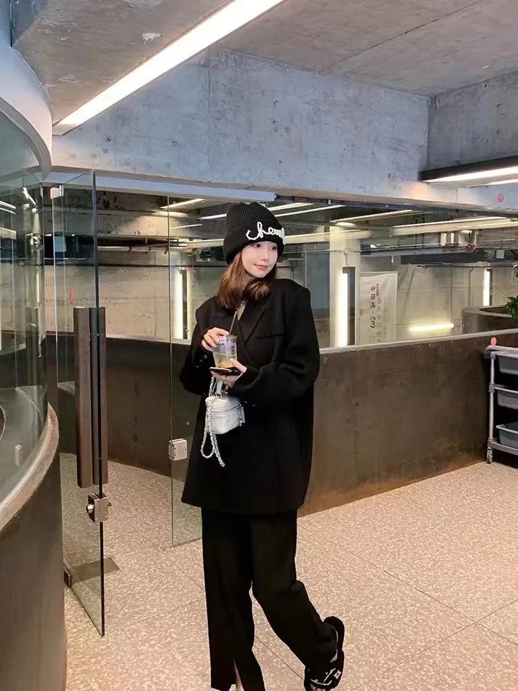 🉐90 CHANEL's new knitted hat, Xiaohongshu, the main recommendation of major Internet celebrities. Thicker and warmer, fashionable and popular. The texture is first-class. The best brand for keeping warm in autumn and winter. Hurry up and order. It's available in limited quantities.