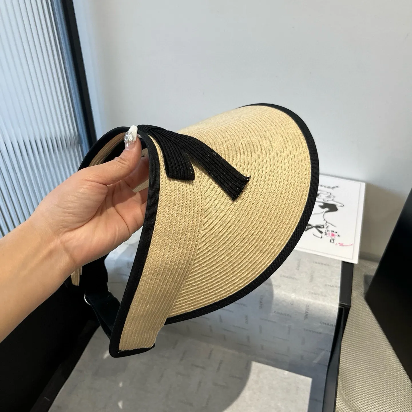 💰130¥ Chanel empty top sun hat, PP straw fabric, adjustable