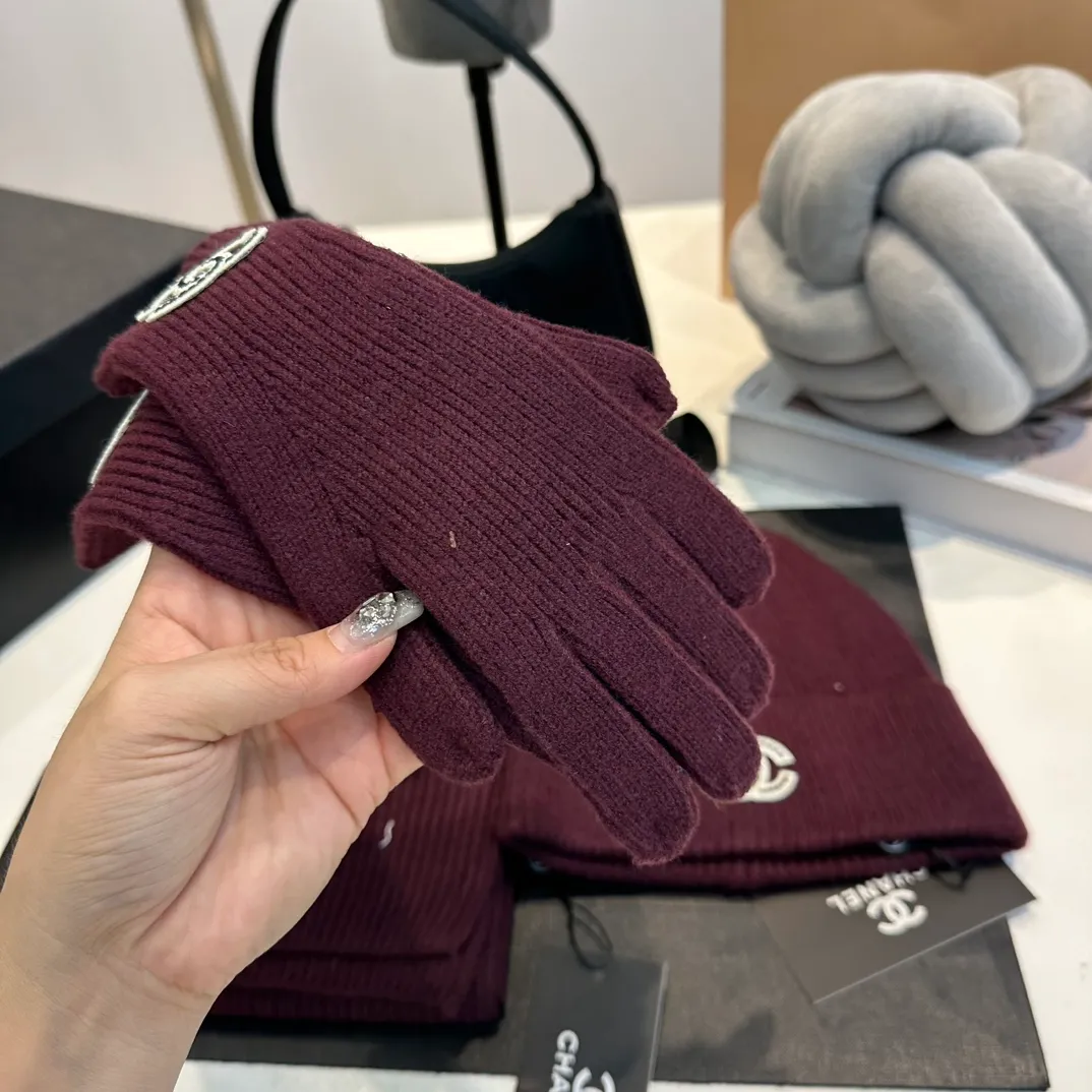P170 Chanel Beanie Hat Set Hat Scarf Hat + Scarf + Gloves