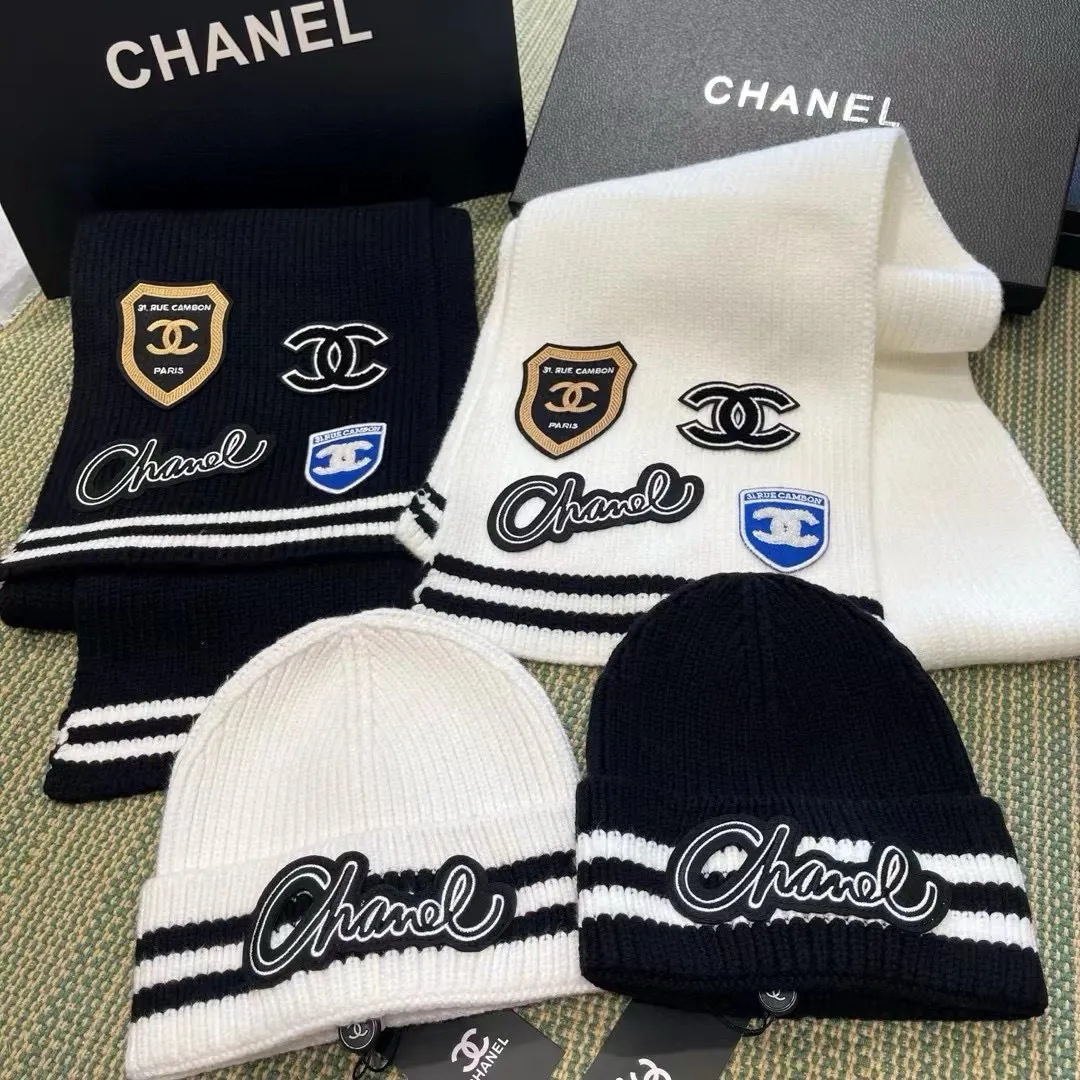💰250¥ Chanel scarf and hat set, counter style
