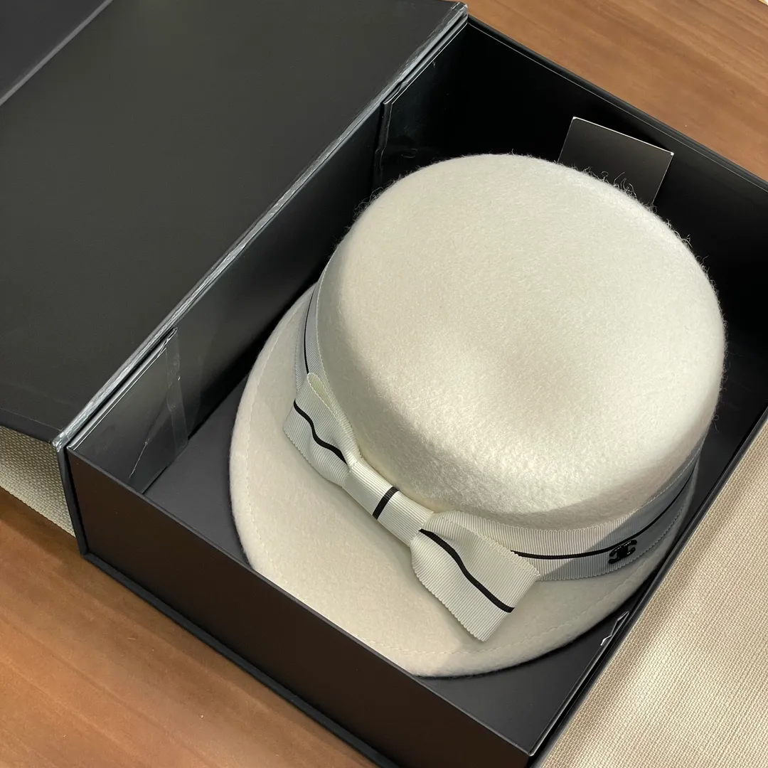 CHANEL Chanel 24 autumn and winter new style webbing brim wool navy hat hat small top hat knight hat 🎩High-end products with high style! 100% Australian wool, very good texture, high-end bow 🎀 decorative ribbon! Big-name socialite style! Collectible beauty!