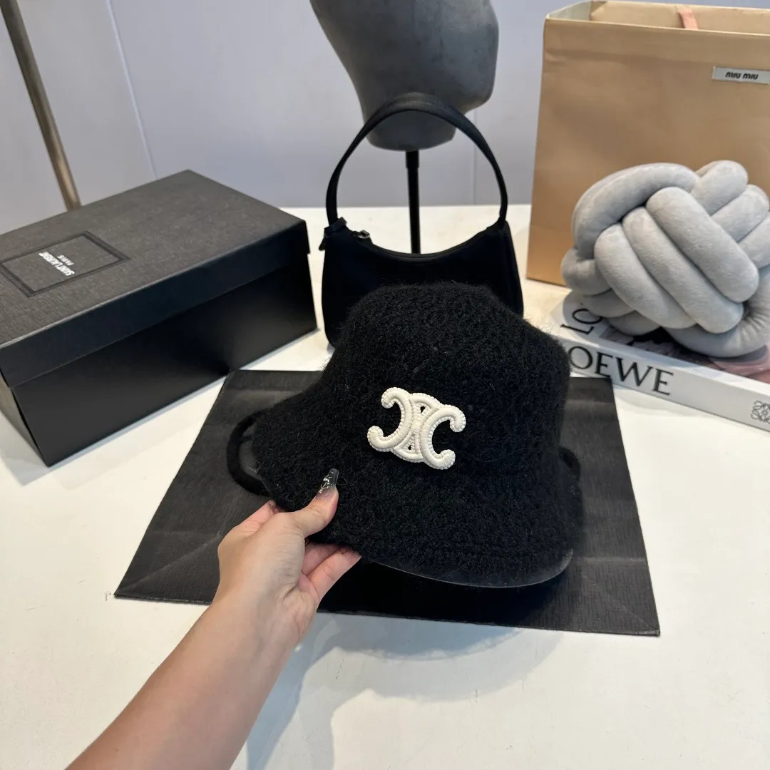 P60 CHANEL Chanel 2025 autumn and winter new small fragrant style fisherman hat unique design ~ a retro literary style