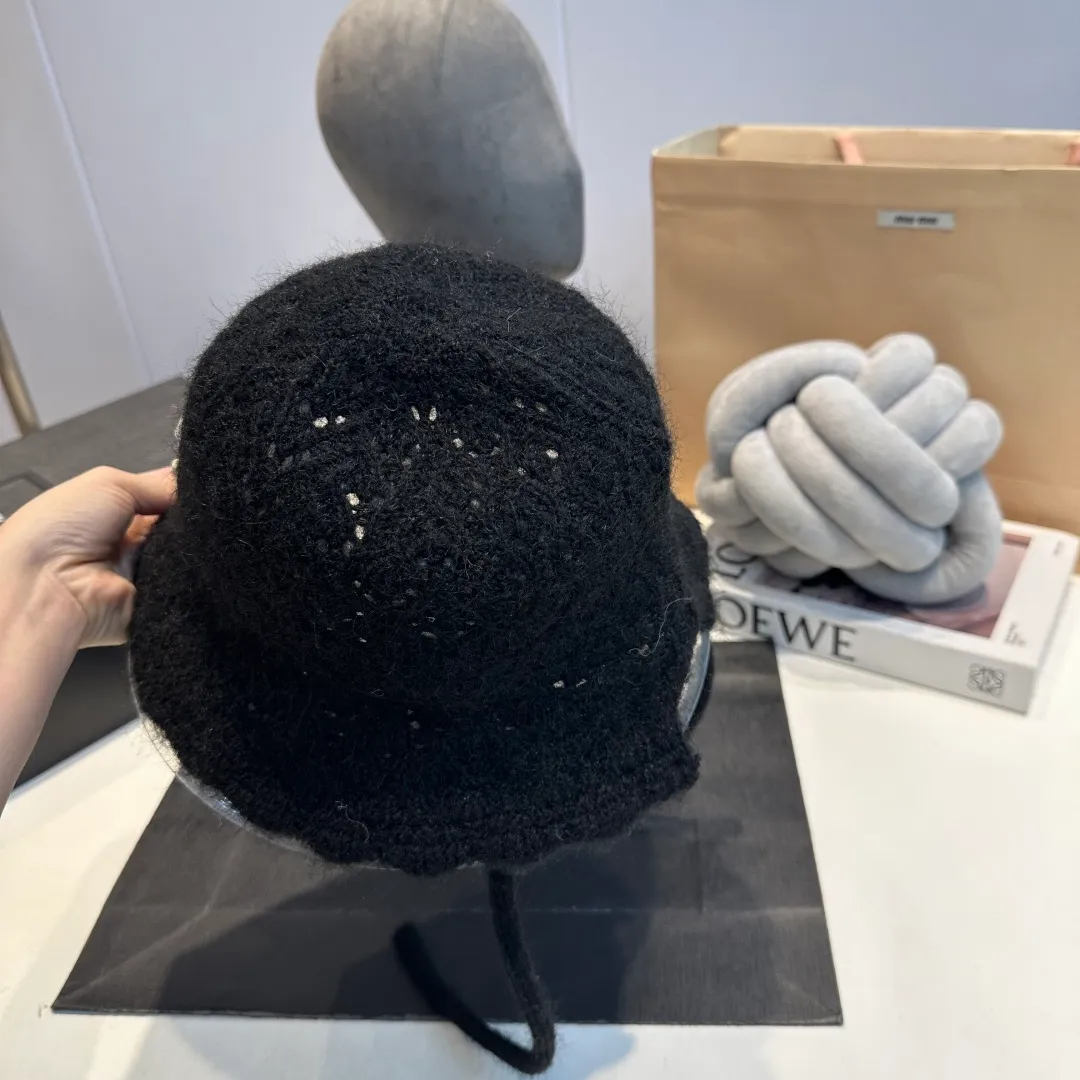P60 CHANEL Chanel 2025 autumn and winter new small fragrant style fisherman hat unique design ~ a retro literary style