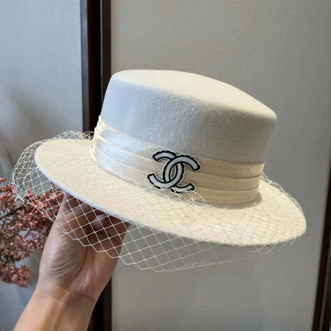 💰210¥ White Chanel wool flat top, mesh hat, 100% wool🦙Fabric% Head circumference 57cm