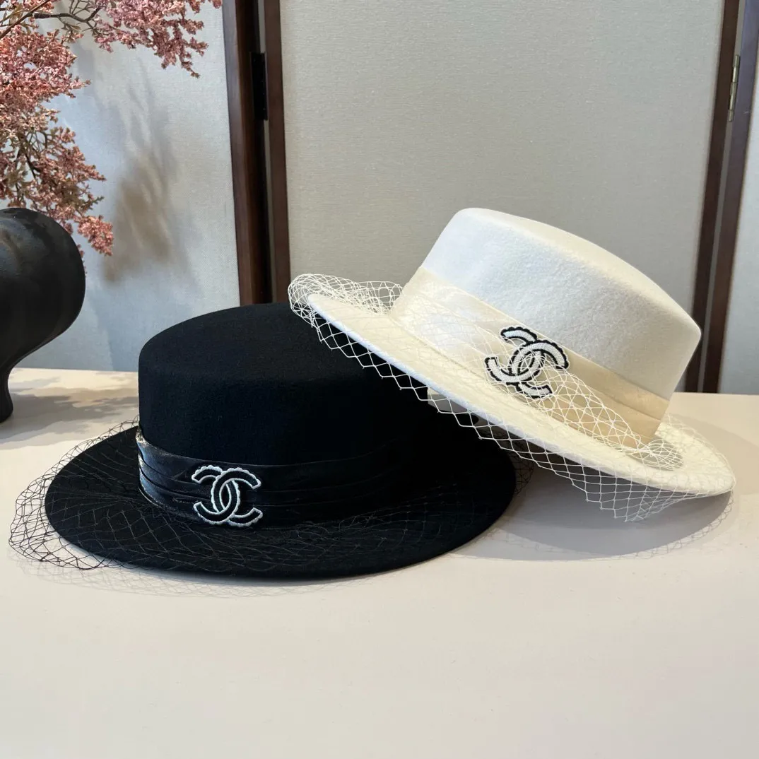 💰210¥ White Chanel wool flat top, mesh hat, 100% wool🦙Fabric% Head circumference 57cm