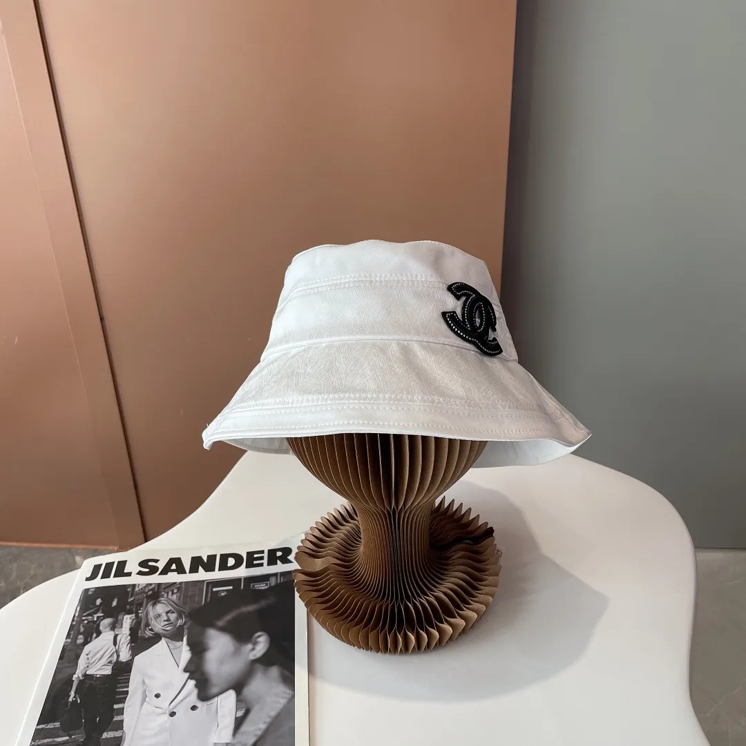 P60 comes with dust bag CHANEL Chanel Little Red Book best-selling model! Autumn and winter original baseball cap, fisherman hat, 2022 counter best-selling model, pure cotton lining, light and breathable. Perfect version, accurate alignment, original quality, exclusive physical shooting