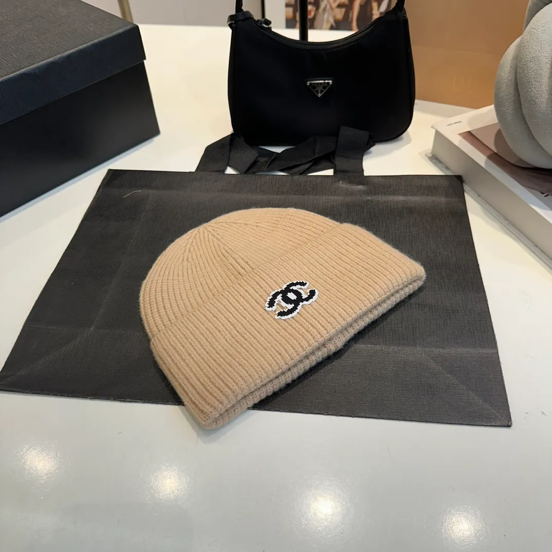 P50 Chanel knitted beanie