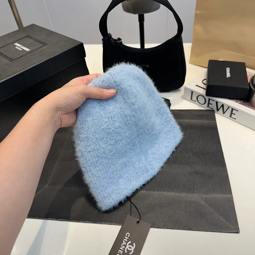 P60 Chanel Chanel 25 autumn and winter new knitted cold hat woven pattern wool knitted beanie