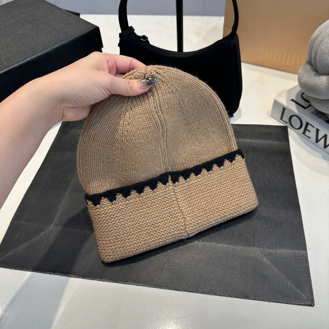 P50 Cha.nel official website quality Chanel autumn and winter woolen hat recommended by Internet celebrity fashion bloggers, Xiaohongshu's popular style, super soft and comfortable knitted hat with excellent elasticity!