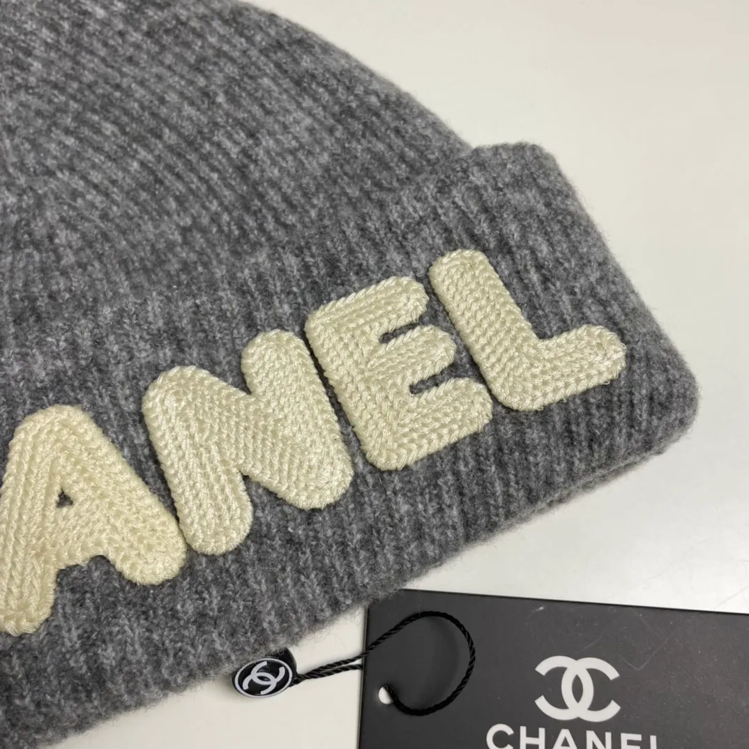 P66 comes with dust bag 🌺 [CHANEL] New wool knitted hat, Xiaohongshu, recommended by major Internet celebrities! Thicker and warmer, fashionable and popular🌸First-class texture, the best brand for keeping warm in autumn and winter, order now, limited quantity available