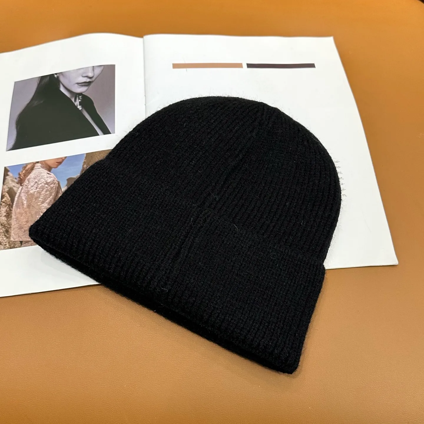P46 Comes with dust bag 🌺 [CHANEL] New rabbit fur knitted hat, Xiaohongshu, the main recommendation of major Internet celebrities! Thicker and warmer, fashionable and popular🌸First-class texture, the best brand for keeping warm in autumn and winter, order now, limited quantity available