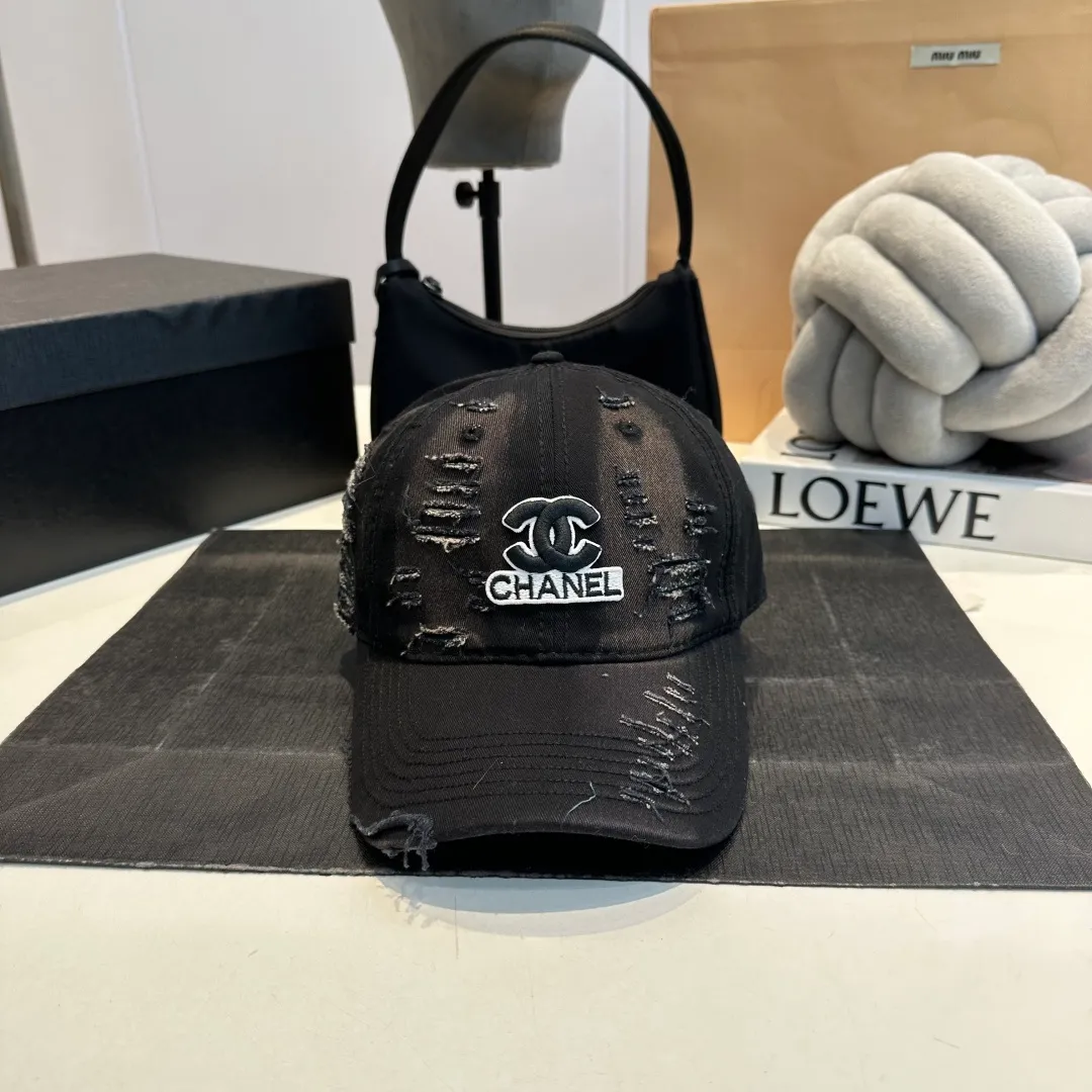 P60 CHANEL 2024 new ripped baseball cap, logo Xiaoxiang is classic and simple, fashionable and casual design, popular new product