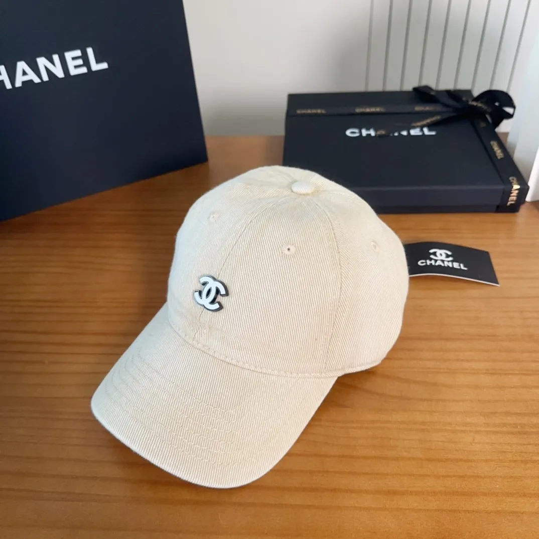 💰60 Chanel CHANEL new hard-top baseball cap, Xiaoxiang logo is classic and simple, fashionable and casual design, popular new product