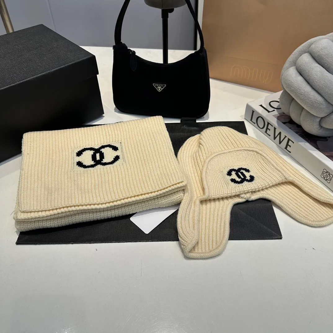 P160 Chane*🆕Chanel 24N new ski series wool hat, hat, scarf set, the popular Lei Feng hat on the Internet, black and white, versatile and cool, can be worn by men and women as a couple, warm and good-looking, a must-have